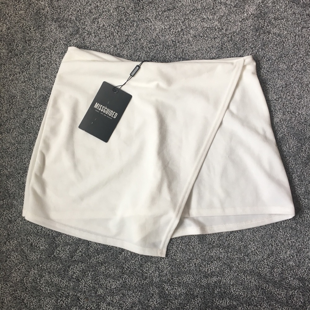 Missguided White Skort New with Defect Size 10 US